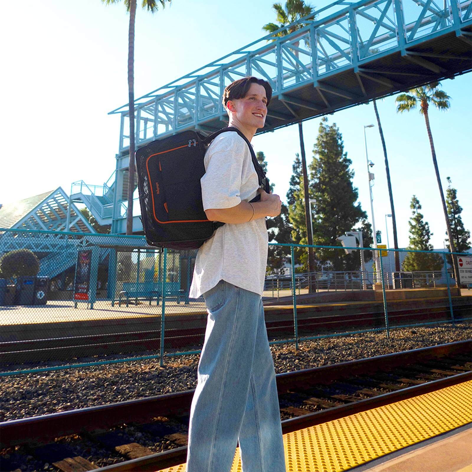 JetPaw Expandable In-Cabin Pet Carrier Backpack ā Airline-Approved Travel Backpack for Dogs & Cats